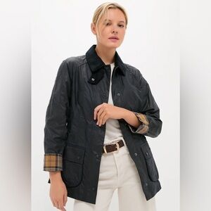 BARBOUR size 10 US medium Beadnell Navy Blue Wax Cotton Field Barn Jacket tartan